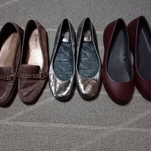 Lot Of 3 Pair Of Women’s Shoes Crocs Carlisa Brown, St. Johns bay, Se Boutique